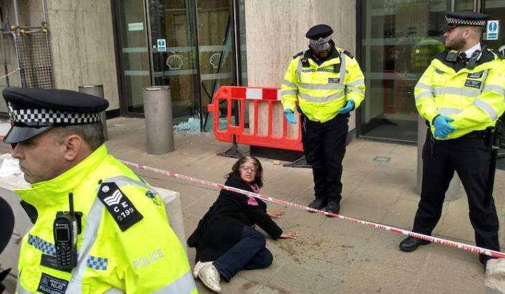 London Police Arrest 4 Climate Activists for Throwing Paint Over Office Building