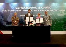 "مبادلة للطاقة" توقع اتفاقية تعاون مع "برتامينا" الإندونيسية 