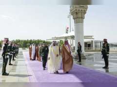 Mohammed bin Rashid arrives in Jeddah to attend 18th Consultative Meeting of the leaders of the GCC