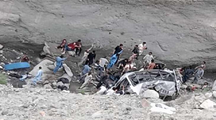 مقتل 12 شخصا اثر سقوط حافلة في اقلیم جلجت