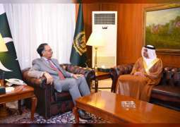 سفير الإمارات يلتقي وزير خارجية الحكومة الباكستانية الانتقالية في إسلام أباد