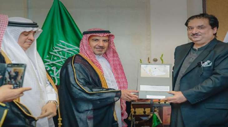 وزیر الطاقة خرم دستغیر یجتمع بنائب وزیر الصناعة و الثروة المعدنیة السعودي