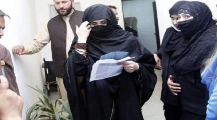 زوجة رئیس الوزراء السابق عمران خان توٴکد بأنہ في حالة جیدة داخل السجن