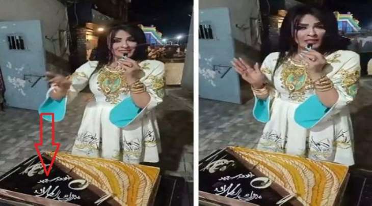 امرأة مصریة تحتفل بطلاقھا من زوجھا بکعکة