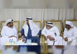 رئيس الدولة يقدم واجب العزاء في وفاة عبيد علي الكتبي في الشارقة