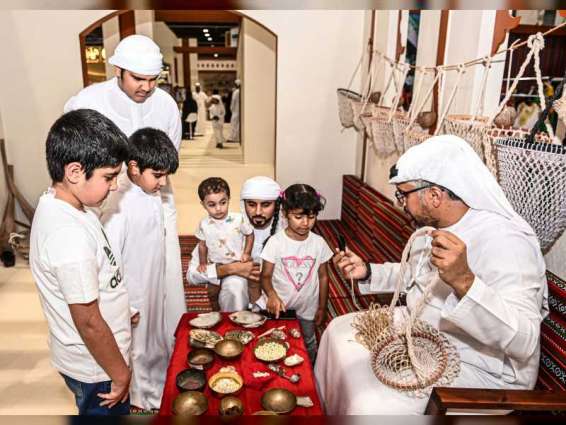 نادي تراث الإمارات يشارك في "معرض أبوظبي للصيد والفروسية"