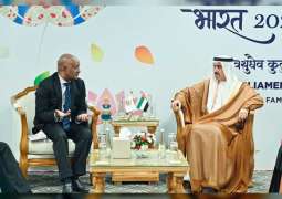صقر غباش يلتقي القائم بأعمال رئيس البرلمان الأفريقي على هامش قمة رؤساء برلمانات دول العشرين