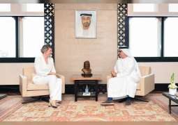 Diplomatic Adviser to UAE President meets Canadian Foreign Minister in Abu Dhabi