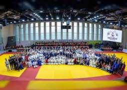 اليابان تتصدر منافسات بطولة العالم للكاتا في أبوظبي بيومها الأول