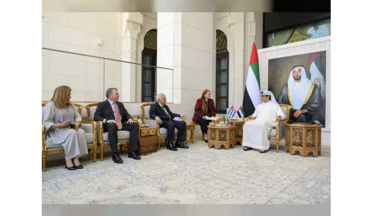 منصور بن زايد يستقبل نائب رئيس الوزراء وزير التجارة الخارجية في كوبا