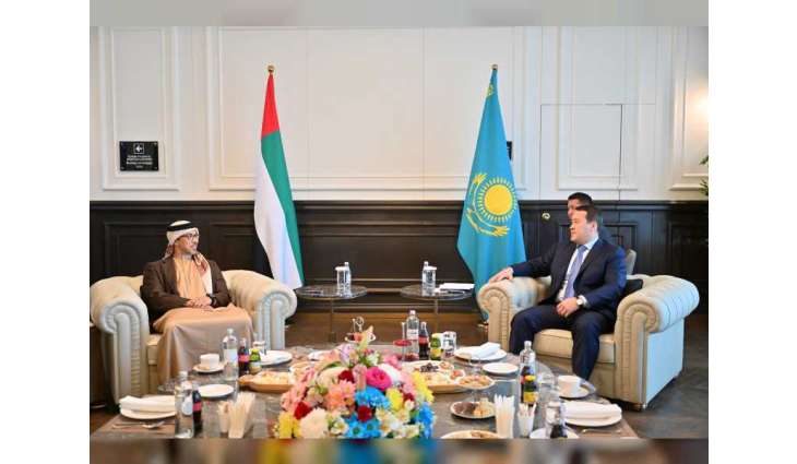 نقل تحيات رئيس الدولة إلى رئيس كازاخستان… منصور بن زايد يلتقي رئيس الوزراء الكازاخستاني