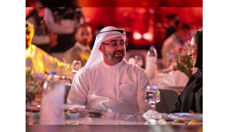 "مهرجان الشارقة السينمائي" يكرم صناع الأفلام .. ويسدل الستار على نسخته العاشرة