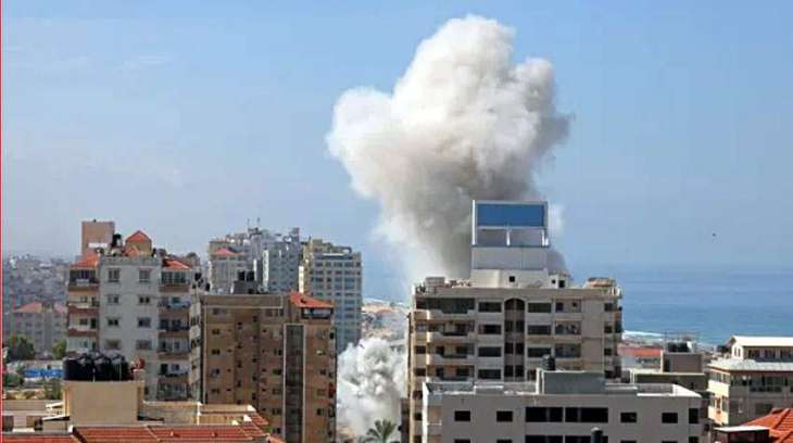 At least 160 Palestinians myrtred, over 1000 injured in Gaza air strikes

 


 