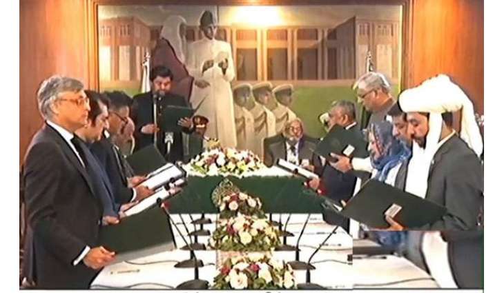 Nine-member caretaker cabinet of KP takes oath

 
