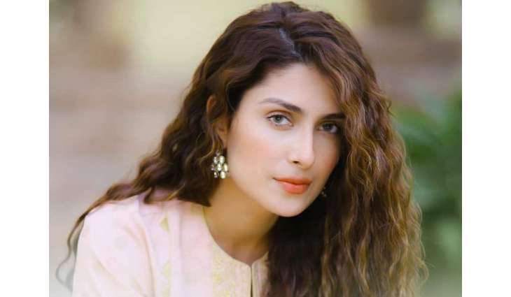 Ayeza Khan expresses regret to her fans for remaining silent on Gaza war