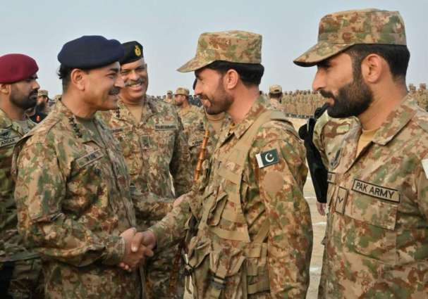 General Syed Asim Munir, NI (M), Chief of Army Staff (COAS) visited troops at Khairpur Tamewali (KPT)