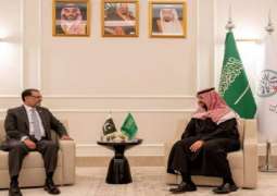 وزيرالدفاع المؤقت یجتمع مع نظیرہ السعودي للبحث عن العلاقات الثنائية