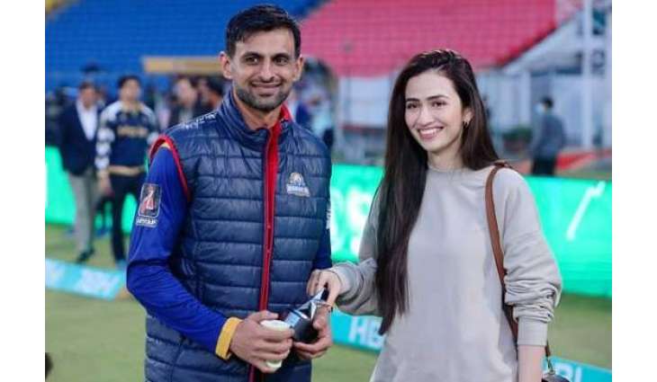 Sana Javed first post-wedding photo with Shoaib Malik wins hearts