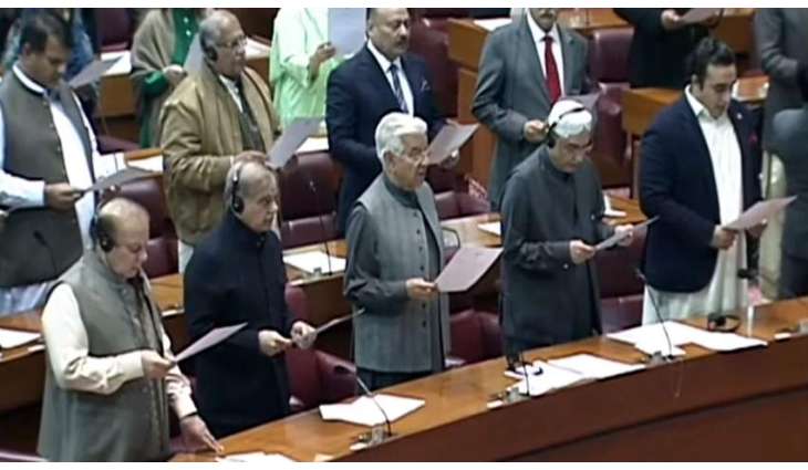 Newly elected MNAs take oath amid ruks in National Assembly