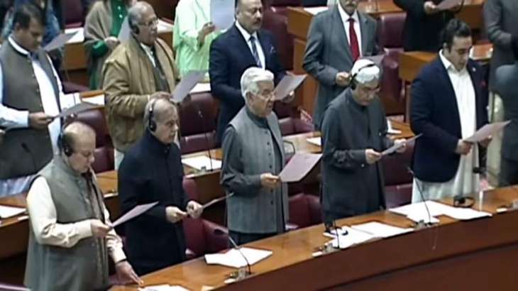 Newly elected MNAs take oath amid ruks in National Assembly