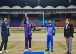 Sultans secure top spot in PSL 9 after beating Gladiators
