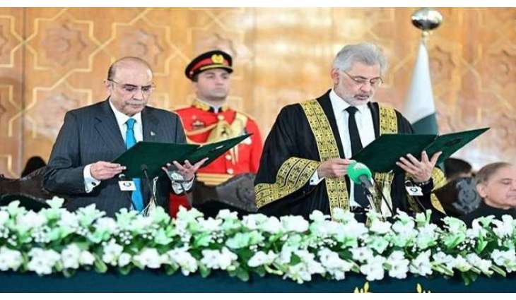 آصف علي زرداري یوٴدي الیمین الدستوریة کرئیس للبلاد