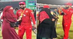 Shadab Khan honors mother, wife with PSL 9 medal, award