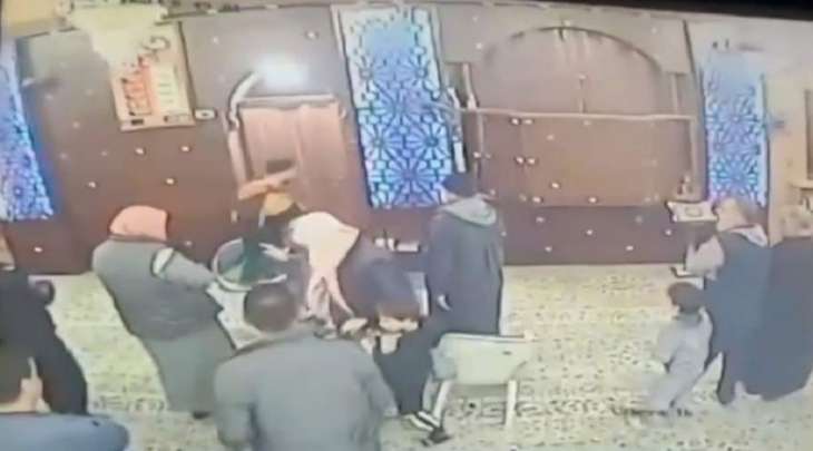 اصابة أربعة مصلین اثر طعن أثناء صلاة العشاء داخل مسجد في الأردن