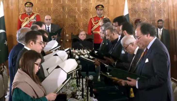 Federal cabinet sworn in at President House