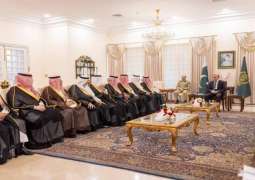 رئیس الوزراء شھباز شریف یستقبل وزیر الخارجیة السعودي الأمیر فیصل