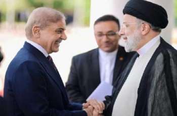 رئیس الوزراء شھباز شریف یجتمع مع الرئیس الایراني خلال زیارته لباکستان