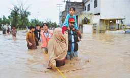 Flooding on Chitral-Peshawar Highway strands travelers