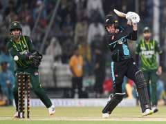 Robinson, bowlers help New Zealand go 2-1 up against Pakistan