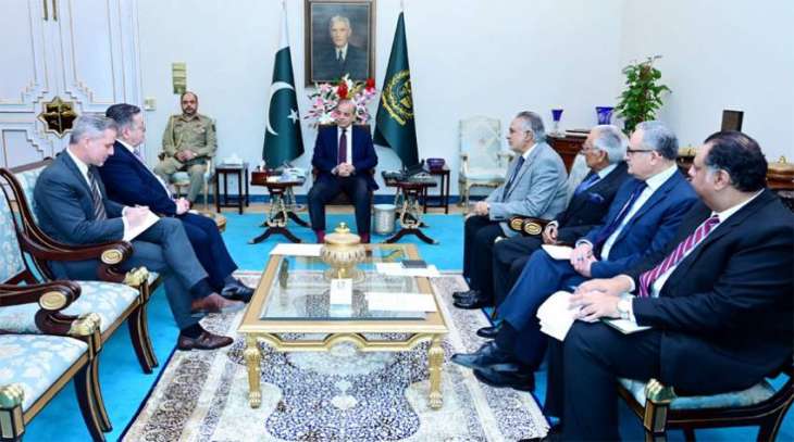 PM invites French companies to invest in Pakistan
