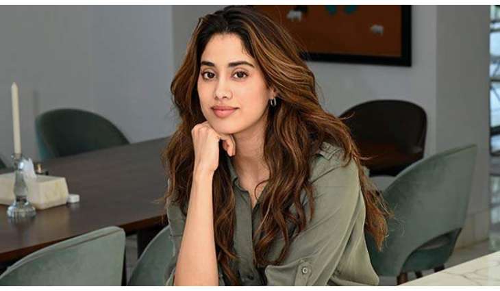 Janhvi Kapoor refutes marriage rumors with Shikhar Pahariya
