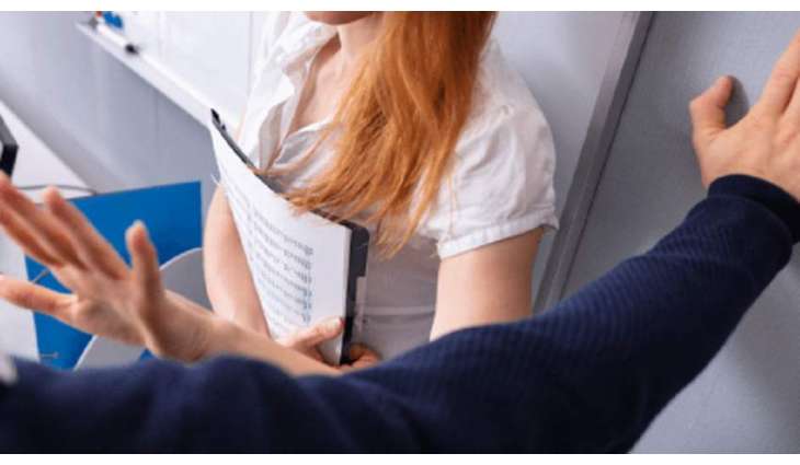 اتھام أستاذ بتھمة اغتصاب تلمیذة