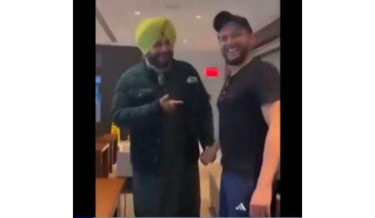 Navjot Singh Sidhu meets Shahid Afirid