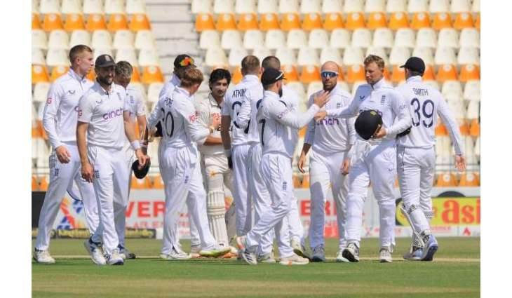 England beat Pakistan by an innings and 47 runs in the first Test