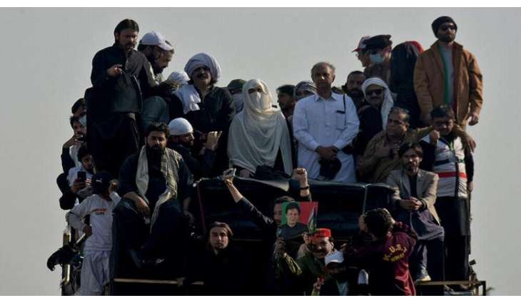 حکومة شھباز شریف تعلن اعتقال 900 شخصا من أنصار عمران خان