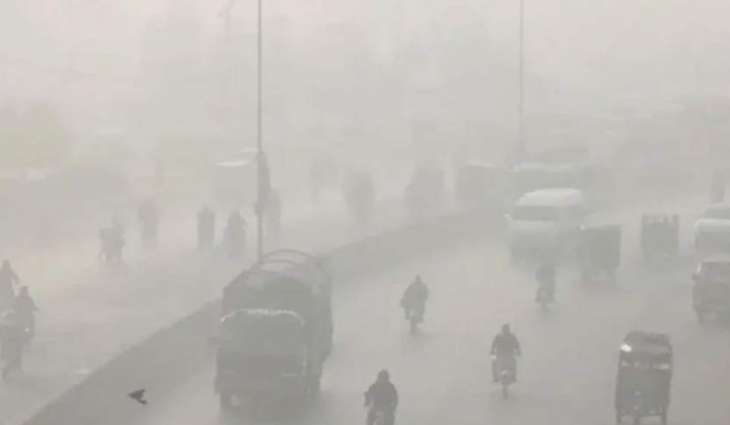 Punjab grapples with Smog as dense fog covers most parts of Sindh, KP
