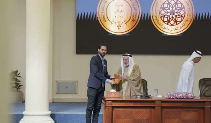 حاكم الشارقة يكرّم الشعراء الفائزين بجائزة القوافي 2024
