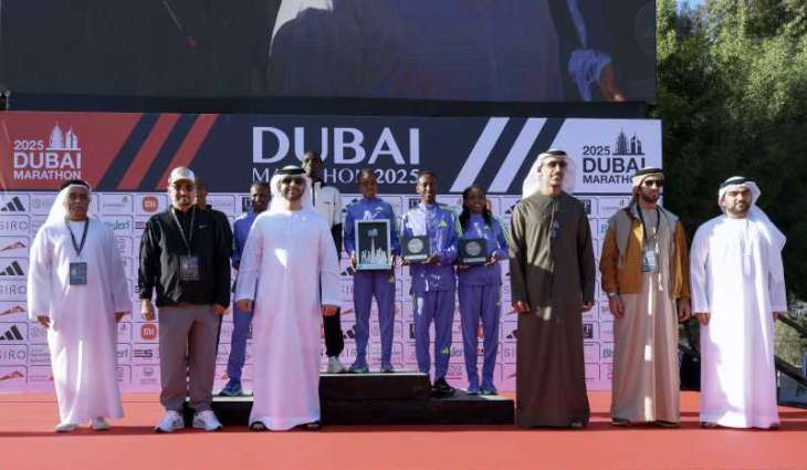 منصور بن محمد يتوج الفائزين في ماراثون دبي