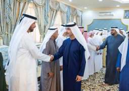 هزاع بن زايد يزور خلفان سلطان حضيرم الكتبي في مدينة العين