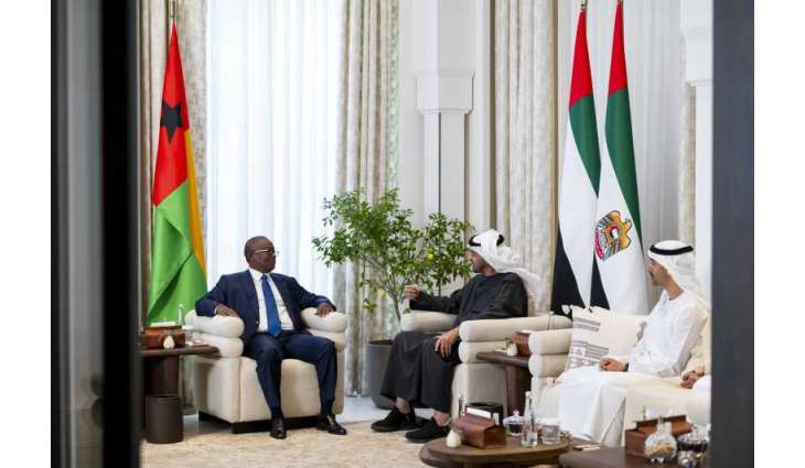 Presidents of UAE, Guinea-Bissau discuss bilateral relations, exchange honours
