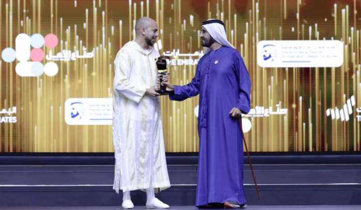 Mohammed bin Rashid crowns Ahmed Zainoun of Morocco as leading Arab Hope Maker
