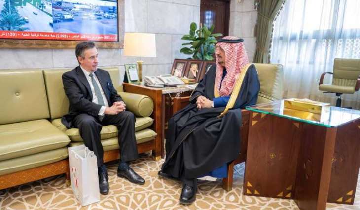 أمير منطقة الرياض يستقبل سفير جمهورية البيرو لدى المملكة