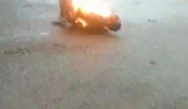Pakistani man sets himself on fire on premises of Lahore High Court for justice