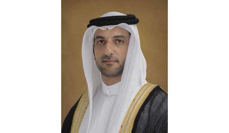 سلطان بن أحمد القاسمي يُمْنح وسام الشرف الذهبي من الأكاديمية الملكية الأوروبية في إسبانيا