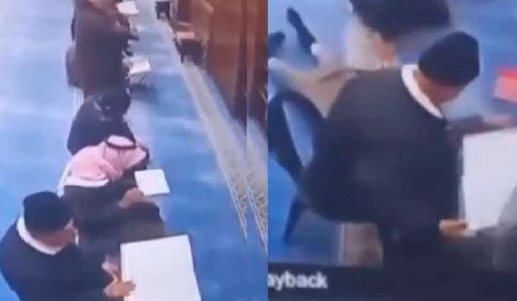 وفاة مسن أثناء تلاوة القرآن الکریم داخل مسجد في الأردن