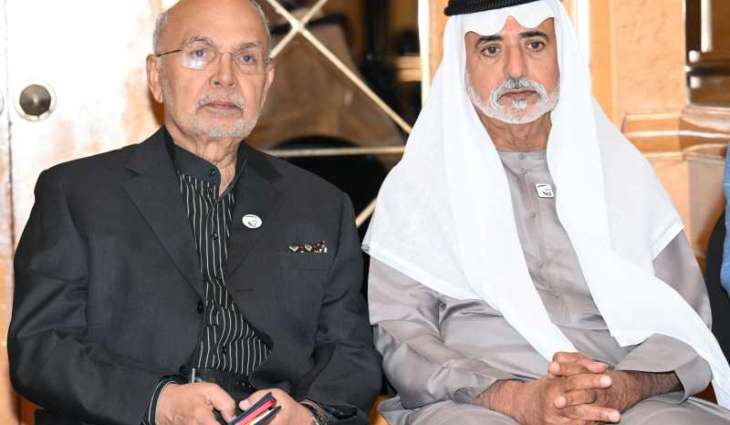 نهيان بن مبارك يعزي الدكتور جورج ماثيو في وفاة زوجته في العين